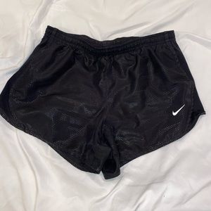 NIKE ATHLETIC SHORTS